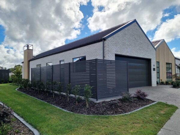 2 9/16“ Horizontal Slat Fence Panel - Image 9